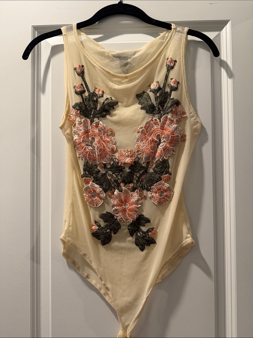 Beautiful and RARE Forever 21 Cream Bodysuit with Coral Floral Appliqué
